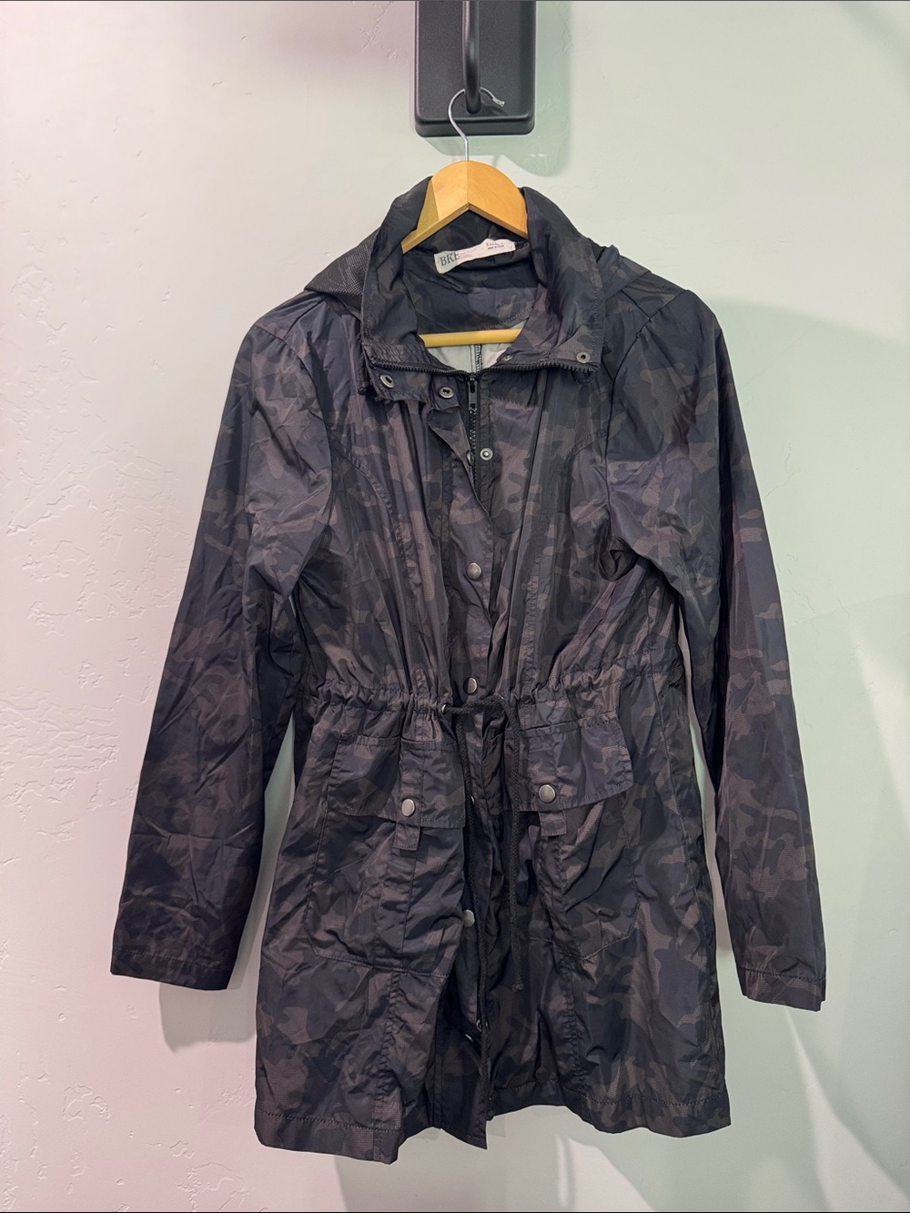 BKE Women's Black Camo Utility Anorak Jacket